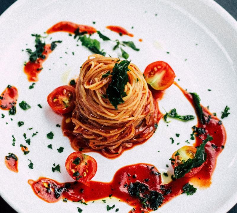 Pasta med soltørrede tomater - Illustration - kan være AI genereret og afvige fra opskriften