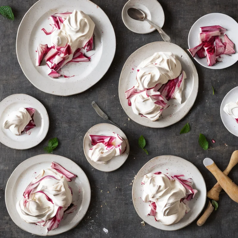 Rabarbermarengs med ingefær - Illustration - kan være AI genereret og afvige fra opskriften