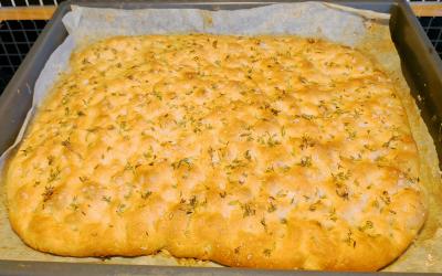 Foccacia med timian og havsalt