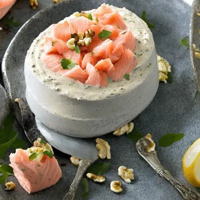 Laksemousse med nødder