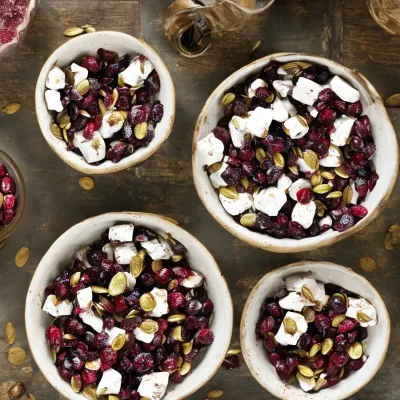 Rocky road med græskarkerner og tranebær