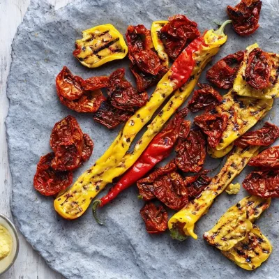 Grillsmør med peberfrugt og soltørrede tomater