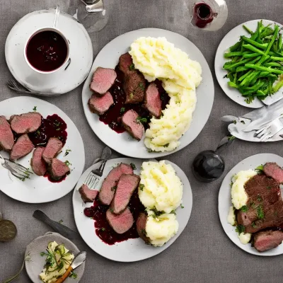 Lammefilet med rødvin og kartoffelmos